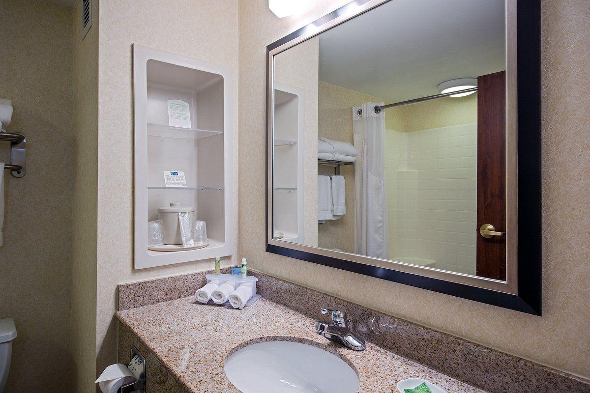 Holiday Inn Express & Suites Salamanca, An Ihg Hotel Εξωτερικό φωτογραφία